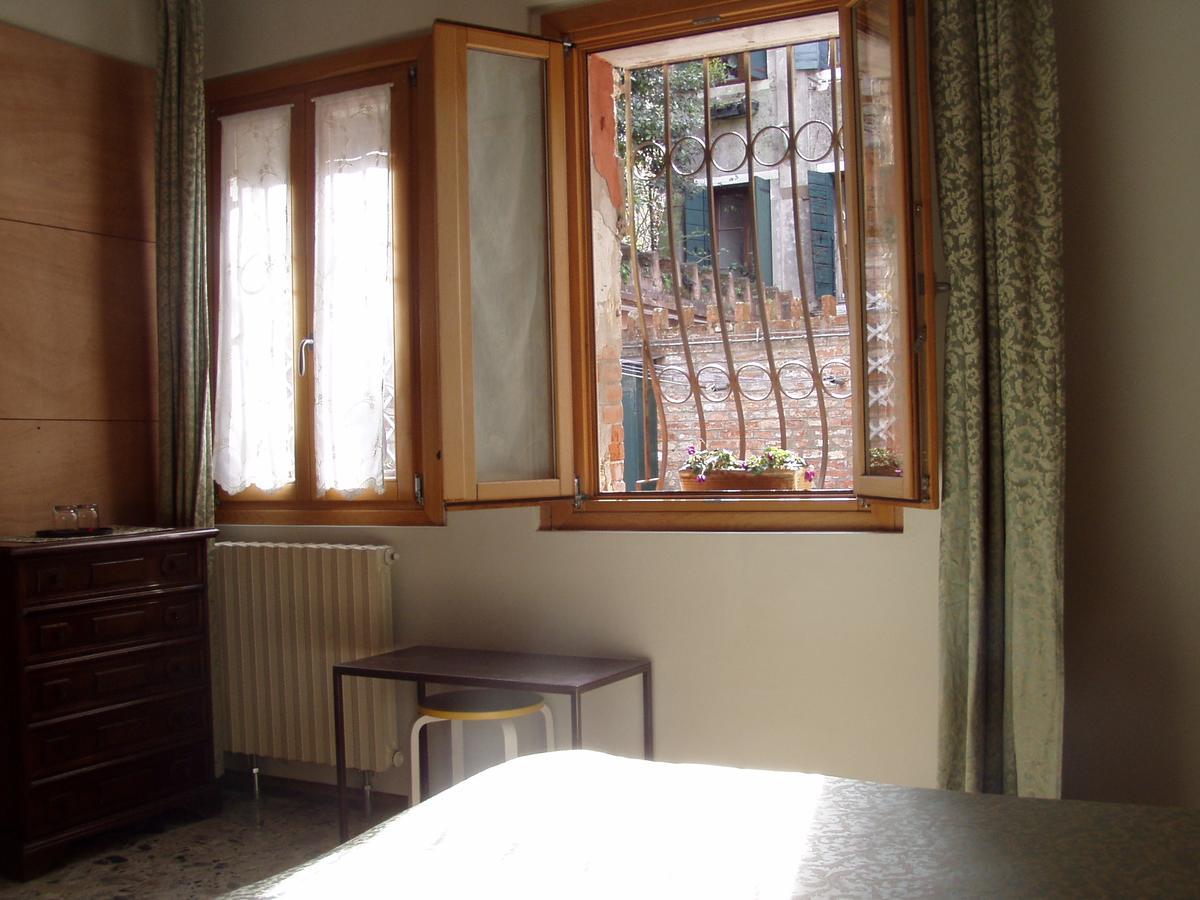 B&B Allo Squero Venesia Bagian luar foto