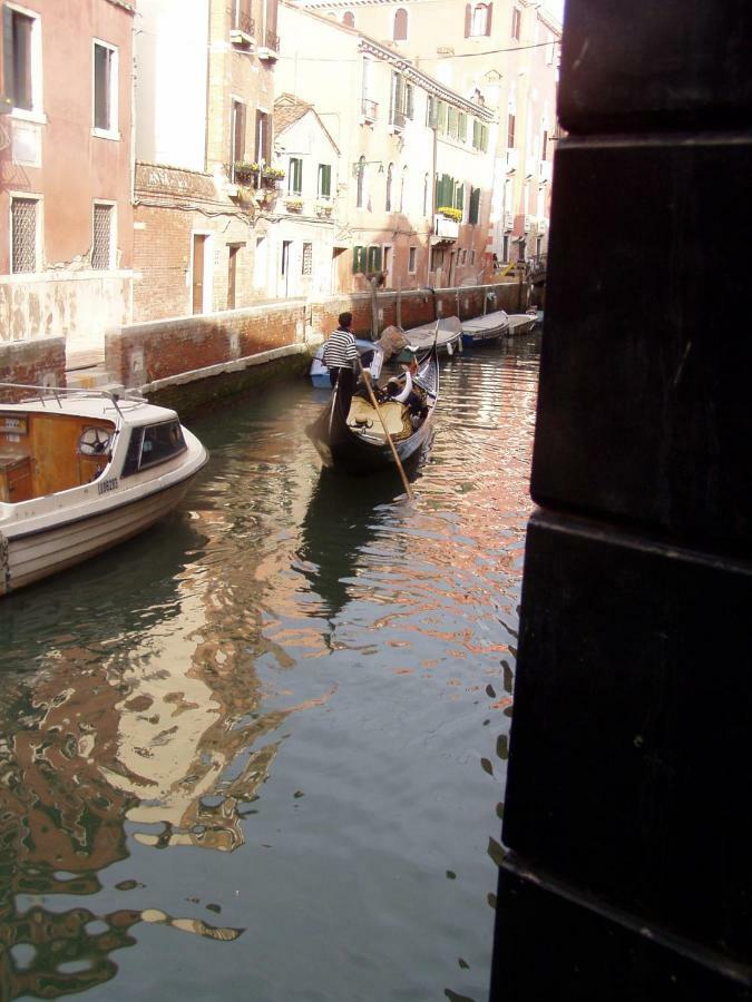 B&B Allo Squero Venesia Bagian luar foto